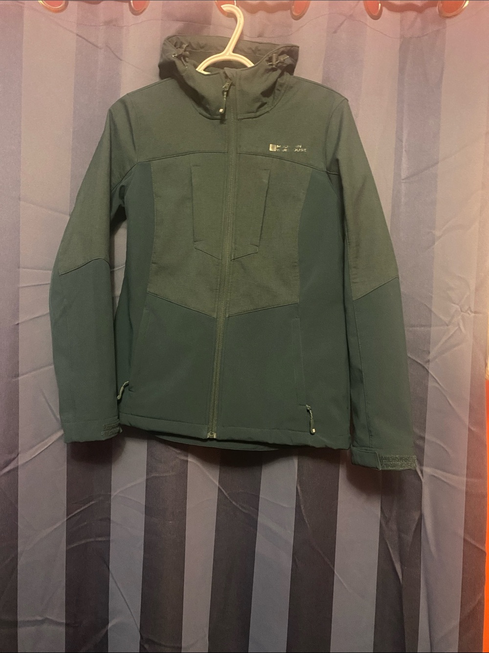 Men's Hooded Performance Softshell Jacket in Dark Green - Unbranded